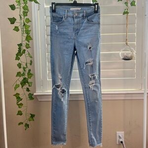 Levi’s Ripped 720 High Rise Super Skinny Jeans Light Wash 25”